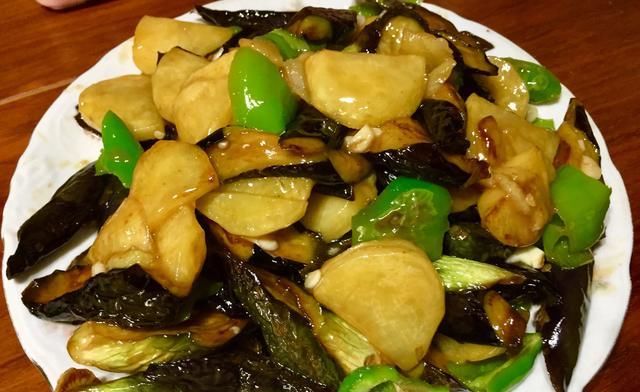  好学|爱吃茄子土豆看过来，东北地三鲜家庭版，好学易做，口味不输酒店