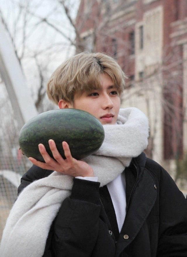 穿搭|用好小配饰,为造型添光彩,时尚的秘诀就藏在细节里