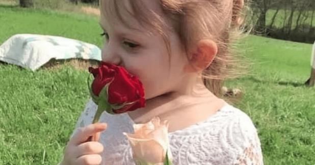  离奇|两女童被离奇反锁车内，被发现时一死一昏迷