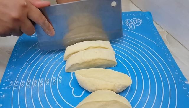  面包|面包这样做才好吃，加4个鸡蛋，蓬松暄软又香甜，学会能开店了