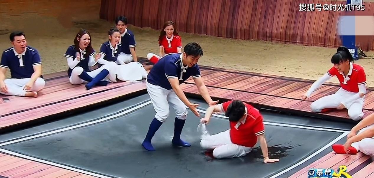 极力|? 张大大参加跑男太弱太啰嗦,遭观众极力吐槽,连导演都不耐烦:快点!