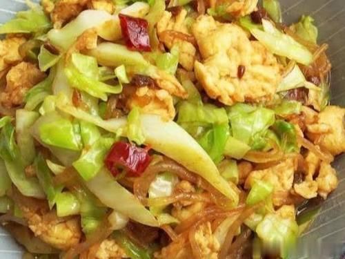 倒入|春季美食推荐:酱爆腰果鸡丁,洋葱烧豆腐,干锅鱼丸的做法