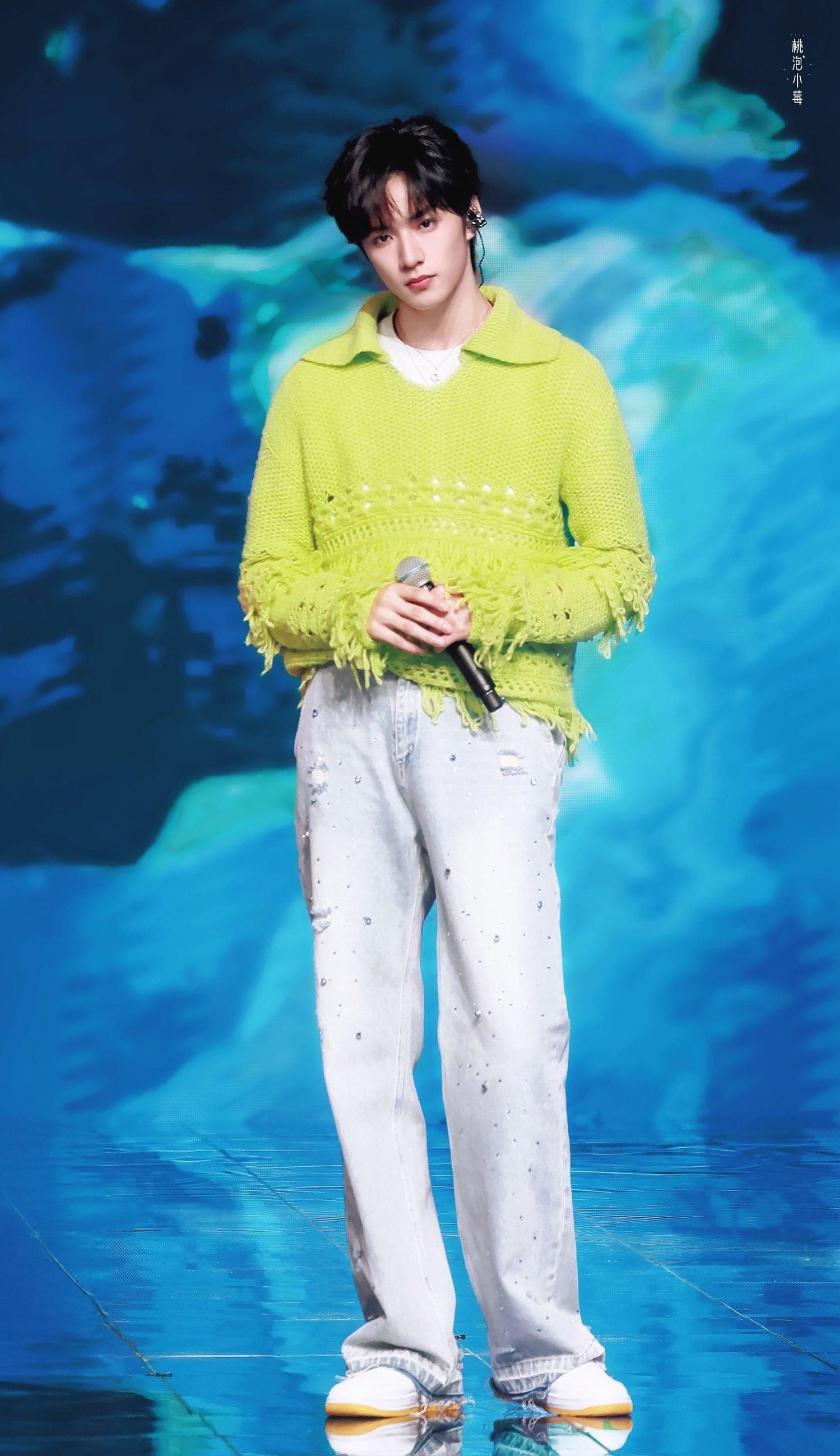 240131 绿意盎然,时代少年团刘耀文春晚舞台引爆少年魅力!