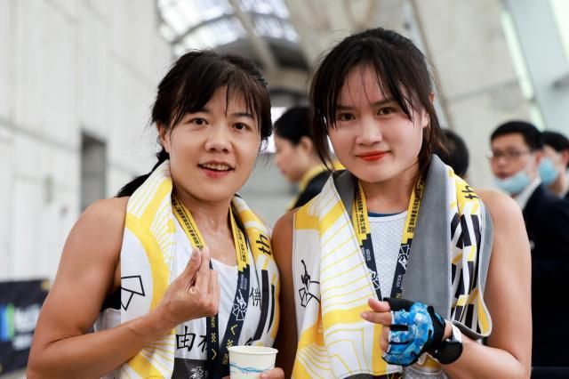 垂马迎来十周年 携手超500位梯客首登珠江城之巅-魅影素材网