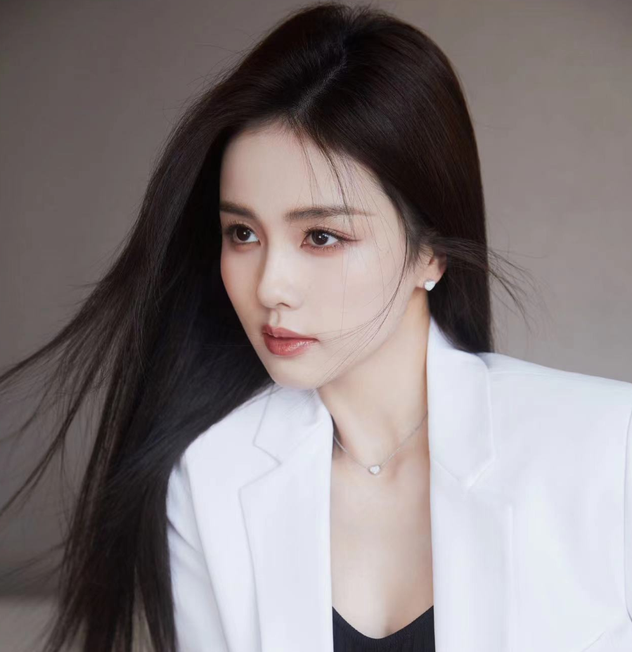 白鹿言论风波发酵!发声明警告网友翻车,明星为何不能好好道歉?