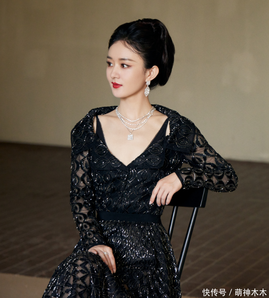 赵丽颖唐嫣时尚穿搭(芭莎明星礼服谁赢了?
