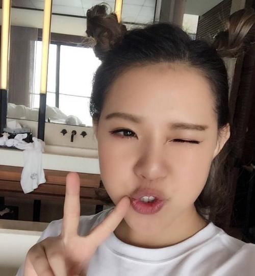 谢依霖怎么了?生二胎后素颜成全网初恋,以前又胖又丑的人逆袭了